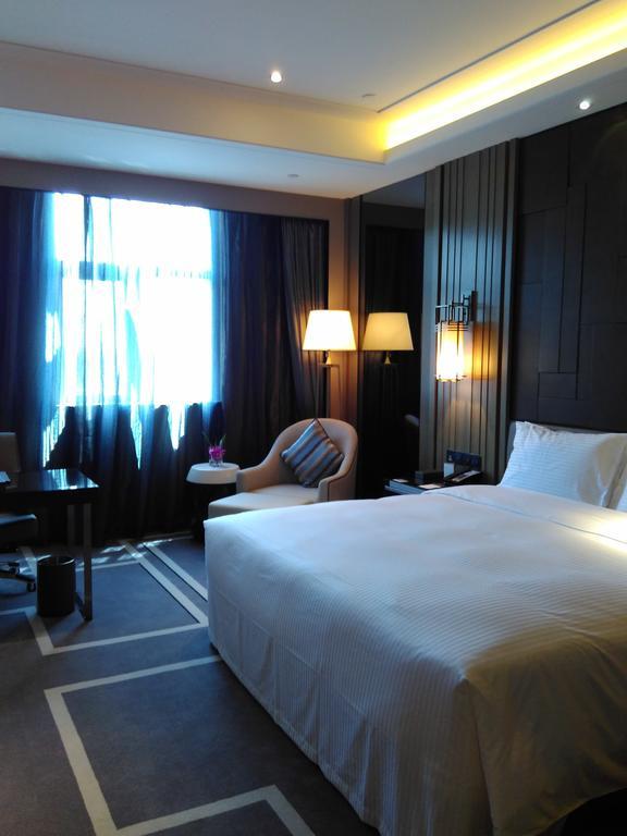 Wanda Realm Hotel Дунъин Экстерьер фото